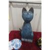 Image 2 : Charming Assortment of Cat Figurines and Cat-Themed Dishes