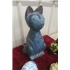 Image 3 : Charming Assortment of Cat Figurines and Cat-Themed Dishes