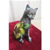 Image 4 : Charming Assortment of Cat Figurines and Cat-Themed Dishes