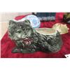 Image 7 : Charming Assortment of Cat Figurines and Cat-Themed Dishes