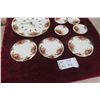 Image 5 : Royal Albert Old Country Rose Pattern Clock with Three Trivets and Four Coasters