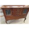 Image 2 : Oak 1/4 Cut Buffet with Beveled Mirror and Leaded Glass, 55" x 48" x 20"
