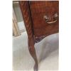 Image 7 : Oak 1/4 Cut Buffet with Beveled Mirror and Leaded Glass, 55" x 48" x 20"