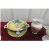 Image 5 : Floral Porcelain Bathroom Dish with Coal Oil Lamp