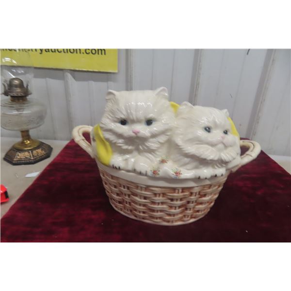 1970s White Persian Kittens Cookie Jar
