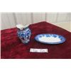 Image 1 : Two-Piece Floral Blue Tray and Vase Set