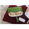 Image 3 : Two Vintage Dustpans with Two Household Scales