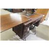 Image 10 : Antique Singer Treadle Sewing Machine in Ornate Wooden Cabinet