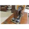 Image 11 : Antique Singer Treadle Sewing Machine in Ornate Wooden Cabinet