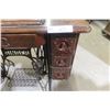 Image 6 : Antique Singer Treadle Sewing Machine in Ornate Wooden Cabinet