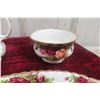 Image 5 : Royal Albert Old Country Roses Pattern Cream and Sugar Set with Seven Trays