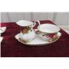 Image 7 : Royal Albert Old Country Roses Pattern Cream and Sugar Set with Seven Trays