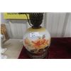 Image 4 : Pair of Vintage Hurricane Parlor Lamps