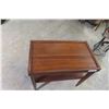 Image 3 : End Table Stand, 23" x 14" x 24"