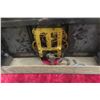 Image 10 : Antique E. Ingraham Black Mantel Clock With Gilt Classical Columns and Lion Mask Handles