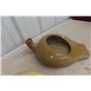 Image 4 : Two Stoneware Chamber Pots