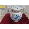 Image 3 : Porcelain Floral Two-Handled Urn, 12"