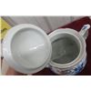 Image 5 : Porcelain Floral Two-Handled Urn, 12"