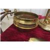Image 4 : Vintage Brass Decor Lot – Anniversary Clock, Vase, and Accessories