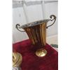 Image 5 : Vintage Brass Decor Lot – Anniversary Clock, Vase, and Accessories