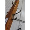 Image 5 : Oak Coat Tree 1/4 Cut With Original Hooks