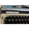 Image 3 : Eaton’s Deluxe 12 Typewriter Set With Winston Dictionary