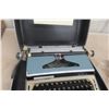 Image 4 : Eaton’s Deluxe 12 Typewriter Set With Winston Dictionary