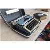 Image 5 : Eaton’s Deluxe 12 Typewriter Set With Winston Dictionary