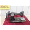 Image 8 : Rare Singer Vintage Hand-Crank Sewing Machine