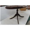Image 3 : Duncan Phyfe Style Coffee Table 19" x 30" x 21"