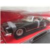 Image 2 : Road Signature 1:18 Scale 1971 Buick Riviera Die-Cast Model