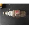 Image 4 : Two Vintage Automotive Tins: Master Spark Plug and Block Weld, Both With Product