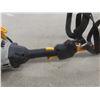 Image 4 : Ryobi Gas-Powered Weed Trimmer With String Head and Blade