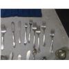 Image 6 : Rogers Brothers XS Triple-Plated Silverware With Serving Utensils