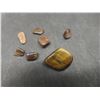 Image 13 : Vanity Brass Mirror, Compact, Copper Bracelet, Ladies Wallet, Vintage Razor and More 