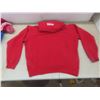 Image 8 : Eskimo Ice Fishing Hoodie in Size Large With Two Toques