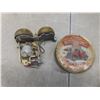Image 15 : Vintage Pantry Tins: Honey, Corn Syrup, Yeast, Coffee And Three Apothecary Glass Bottles and More 