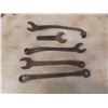 Image 4 : Assorted Vintage Tools: Bolt Cutters, Screw Jack, Wire Pullers & More