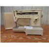 Image 1 : Singer Stylist 534 Sewing Machine (No Power Cord)