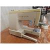 Image 5 : Singer Stylist 534 Sewing Machine (No Power Cord)