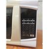 Image 7 : Danby 1,000-Watt Microwave Oven
