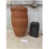 Image 1 : Wicker Hamper with Lid and Ceramic Heater, 1,500 Watts