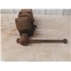 Image 4 : Vintage Blacksmith Anvil with 4-Inch Vise