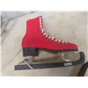 Image 2 : Club Special Red Figure Skates