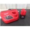 Image 7 : Milwaukee 12V Planer Battery and Charger