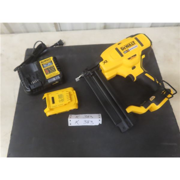 DeWalt 20V Cordless 18 Gauge Brad Nailer Battery and Charger