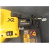 Image 5 : DeWalt 20V Cordless 18 Gauge Brad Nailer Battery and Charger
