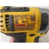 Image 5 : DeWalt 20V Cordless Tool Kit 1/4" Impact Driver, 1/2" Drill Driver, Reciprocating Saw, Two Batterie