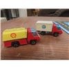 Image 3 : Vintage 1975 Lesney Matchbox Sky Busters Airport Play Case Die-Cast Vehicles and Planes