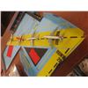 Image 6 : Vintage 1975 Lesney Matchbox Sky Busters Airport Play Case Die-Cast Vehicles and Planes